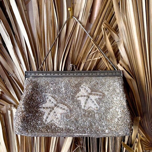 Vintage Beaded Purse Silver and White Clambshell with Chain Mid-Century - Picture 1 of 5